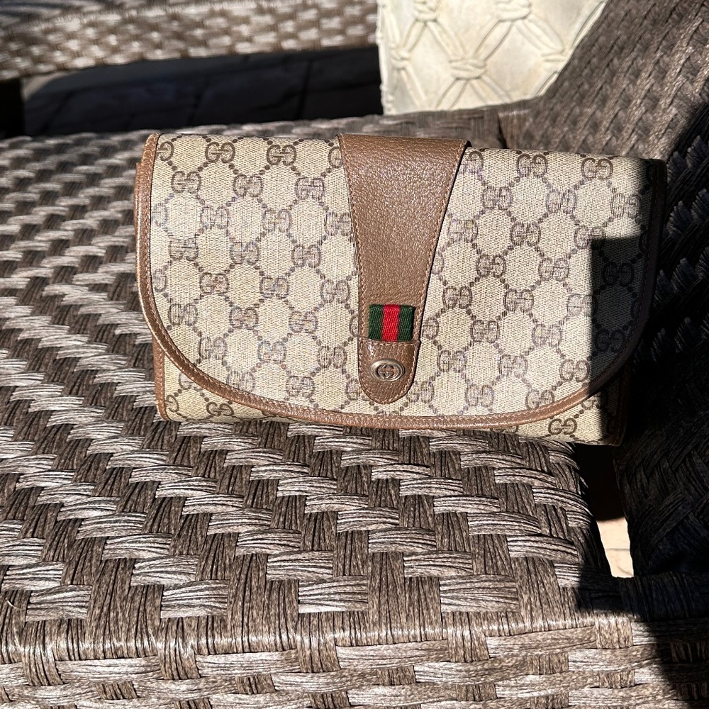 Gucci GG Supreme Leather Trim Clutch - Picture 5 of 5